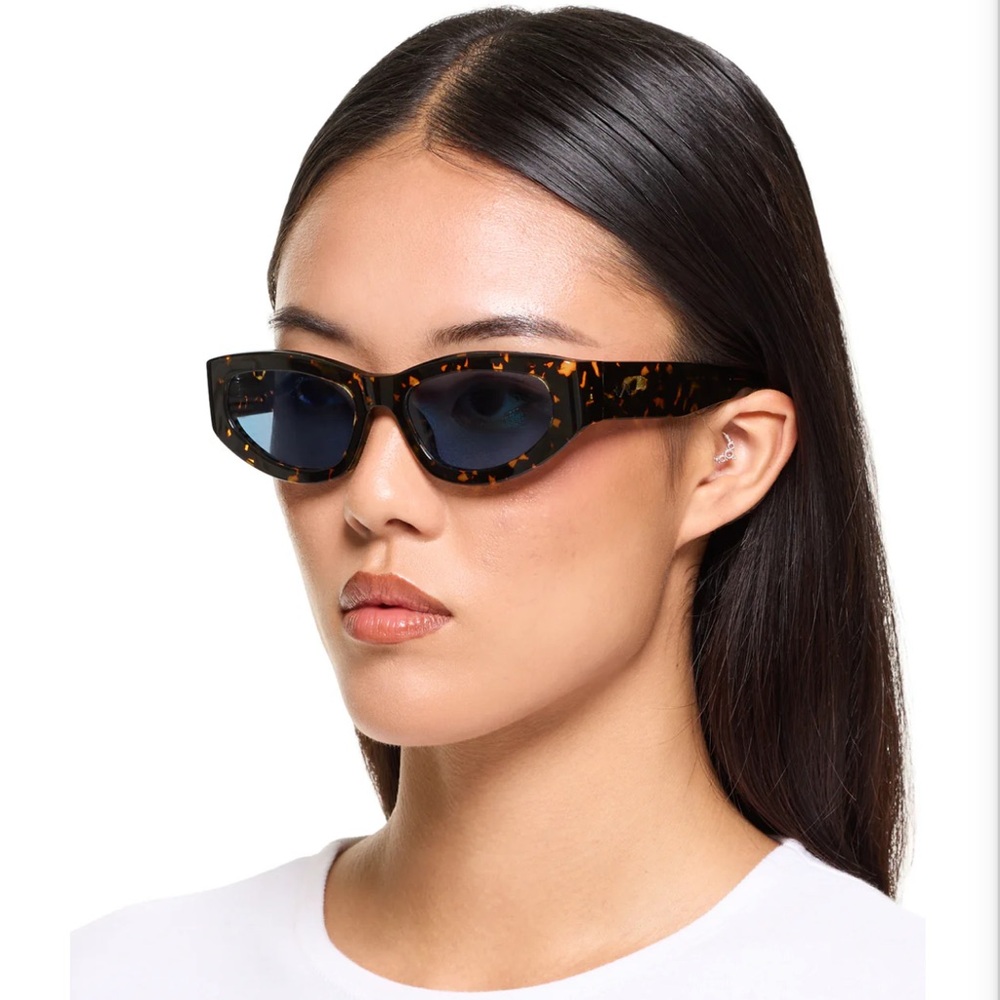🩵STRATA TEMPO SUNGLASSES
